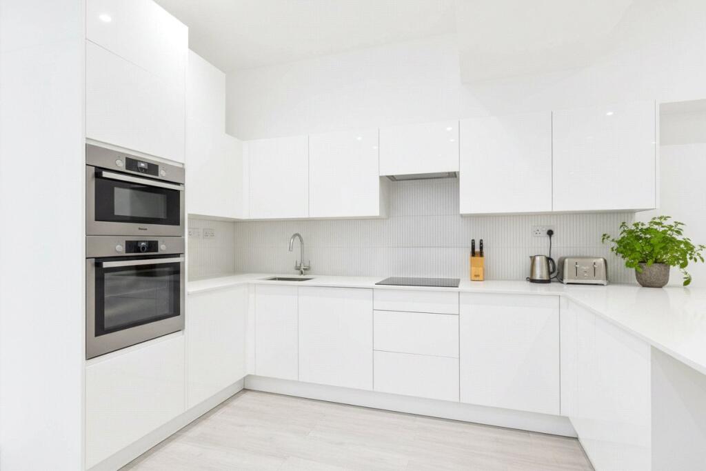 Main image of property: High Street, Maidenhead, Berkshire, SL6