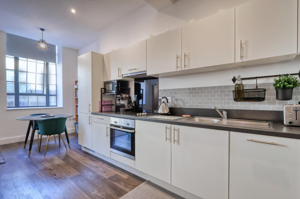 Apartment in High Wycombe, Castlefield - View 4