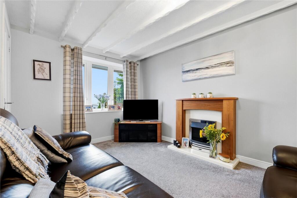 House in Hyndburn, Hillock Vale - More