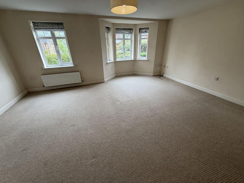 19 Silk Mill Chase, Ripponden, Sowerby Bridge, Calderdale, HX6 4BY photo 4