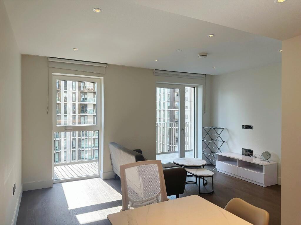 Main image of property: Parkside Apartments, Cascade Way, London, W12