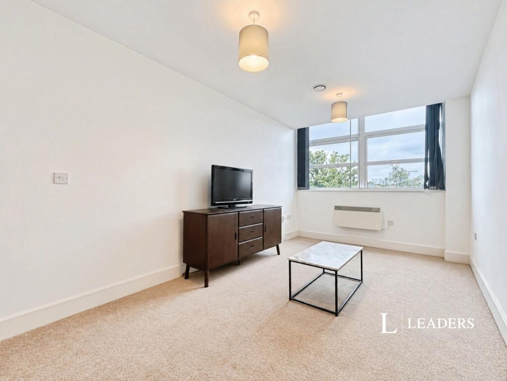 Apartment in Norwich - View 3