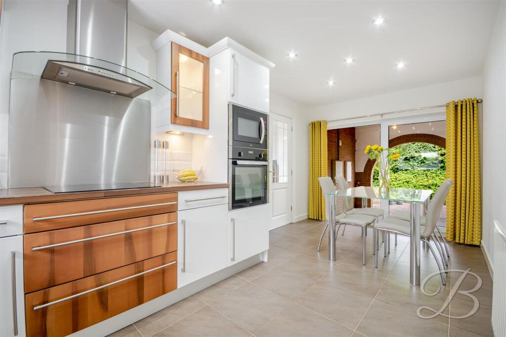 Hawksworth Avenue, Forest Town, Mansfield - View 5