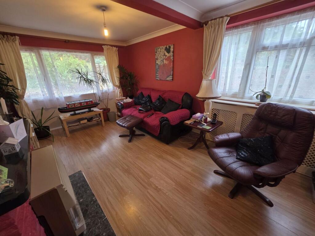 House in Newport - More