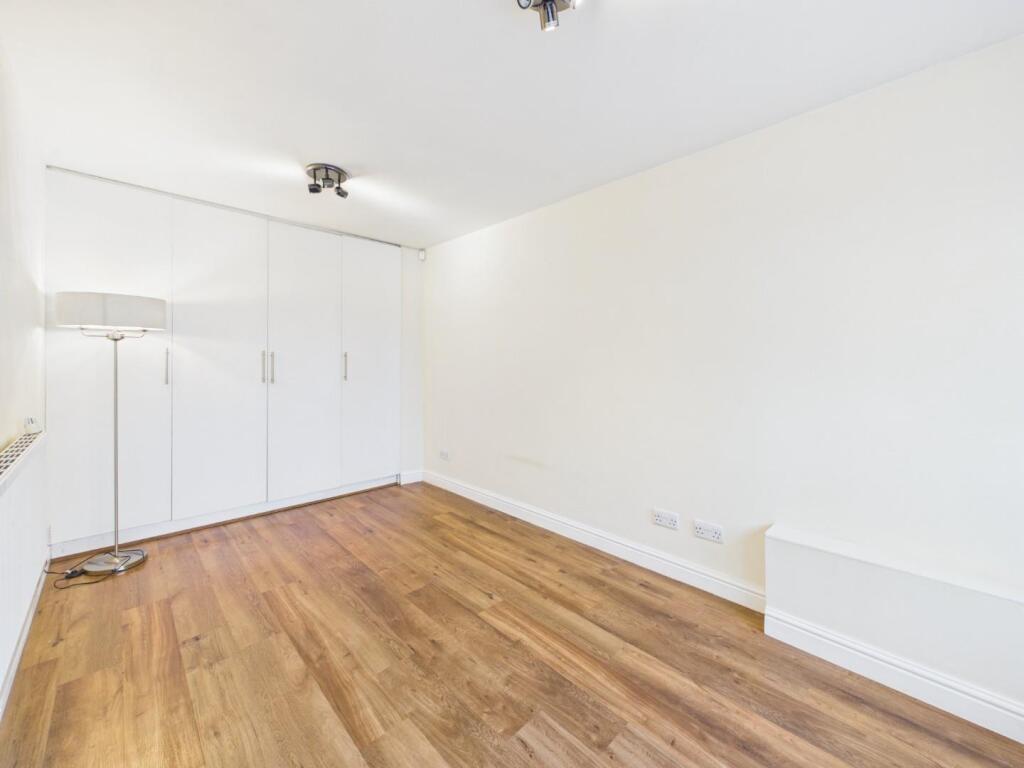 Whitestone Drive, East Morton photo 3