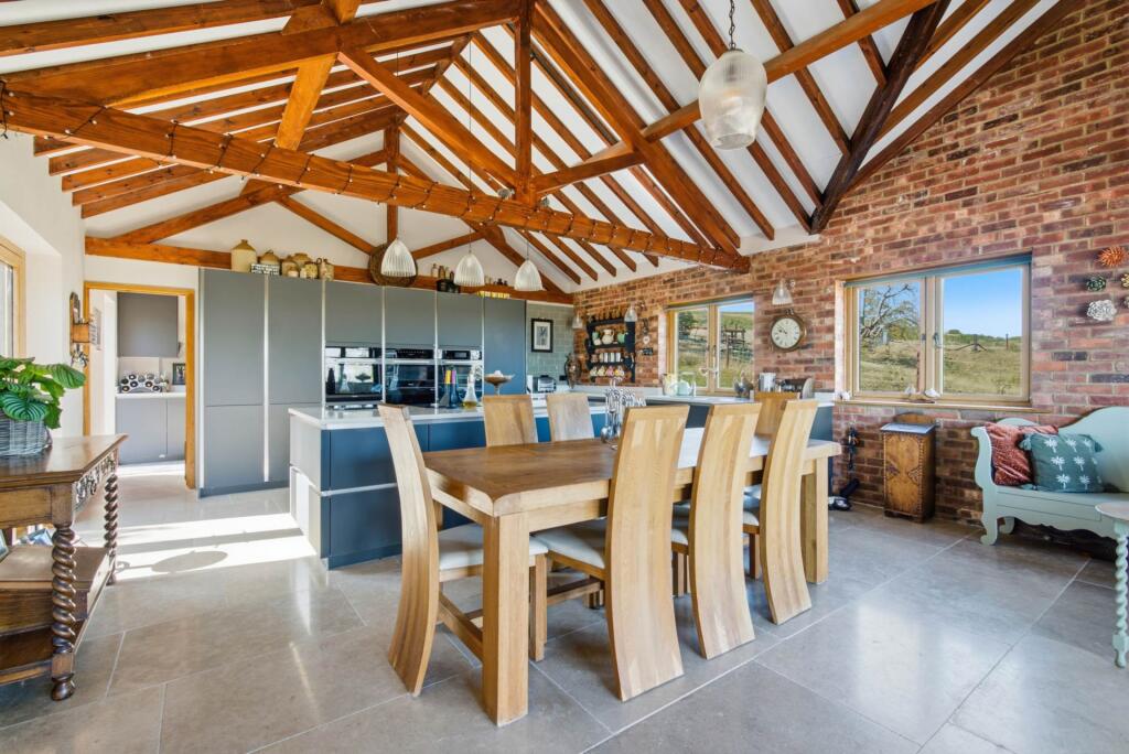House in Milton Keynes, Hogshaw - View 5