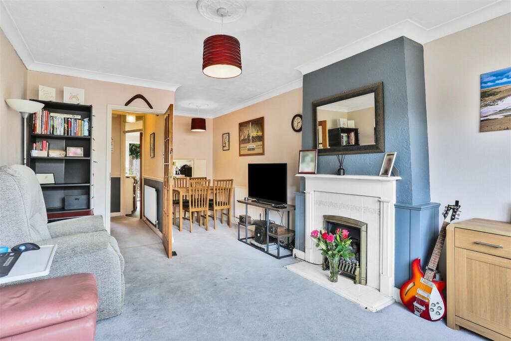 Apartment in Sutton - More