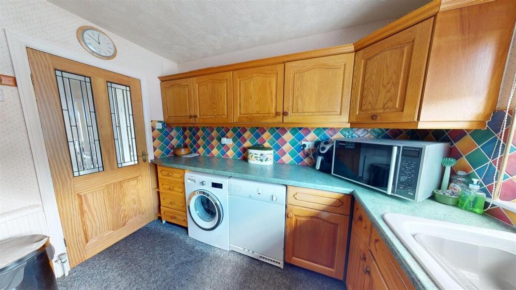 House in Calderdale, Top Shelf - View 5