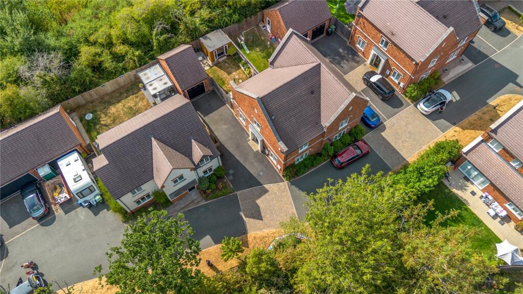 Packington Close, Winyates Green, Redditch, Worcestershire, B98 photo 5
