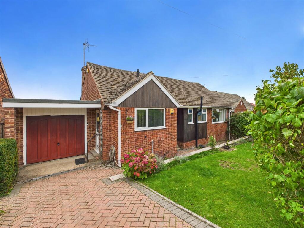 3-bed bungalow on Hollins Spring Avenue, Dronfield, £360,000