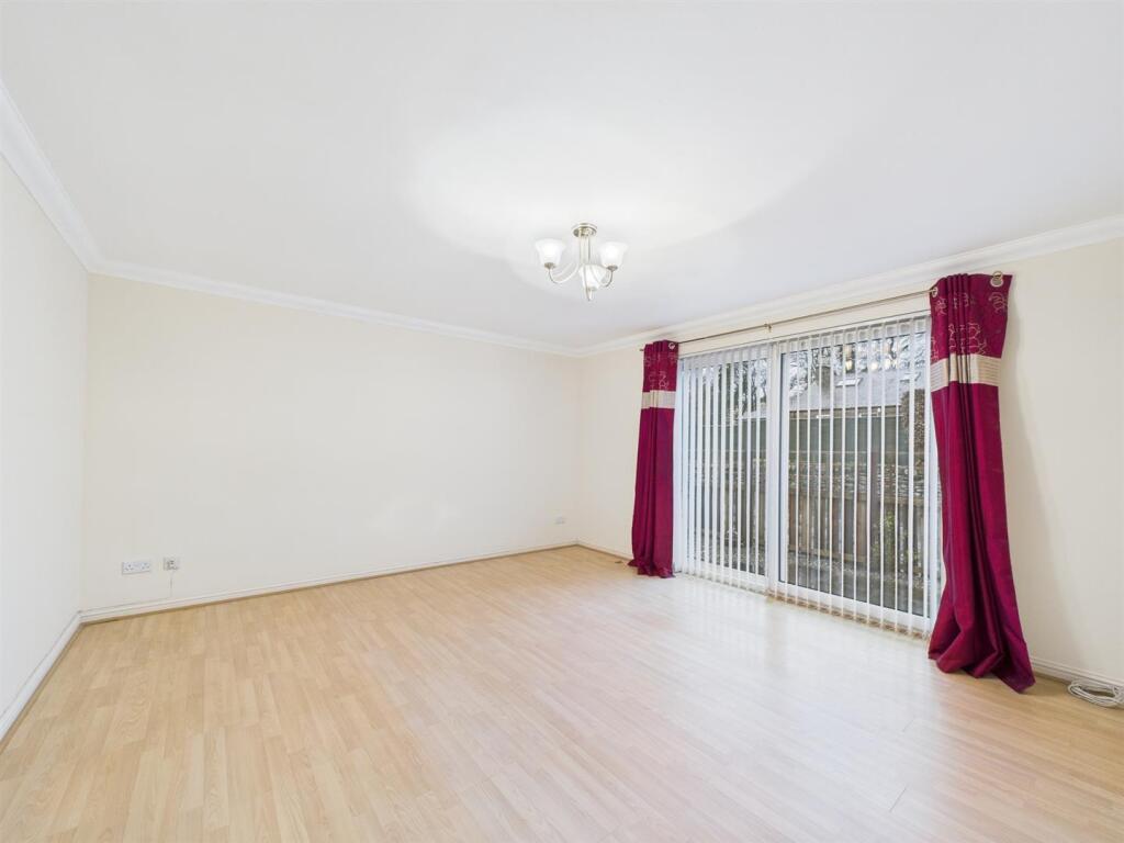 9 Coralbank Crescent, Rattray, Blairgowrie, PH10 7EE photo 2