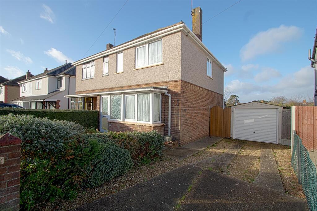 3-bed house on Abbey Road, Billericay, £400,000