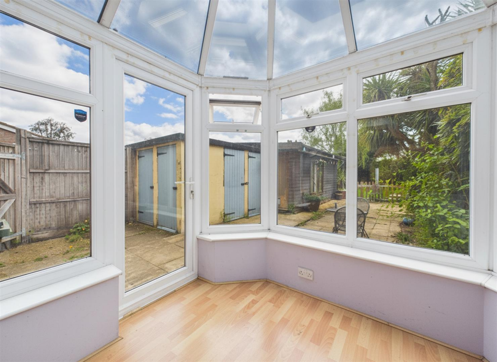 Walnut Way, Ruislip - View 5