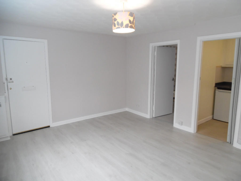 Apartment in Southampton, Waterside Park, Weston - More