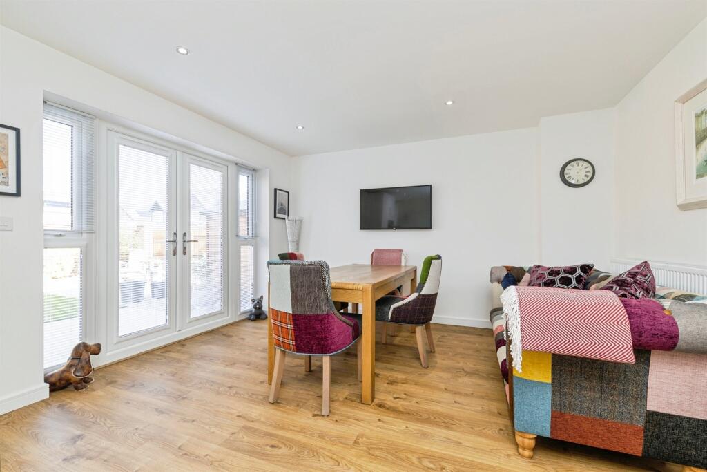 House in Stockton-on-Tees, Hartlepool - More