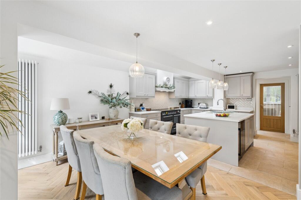 House in Buckinghamshire, Chesham - View 3