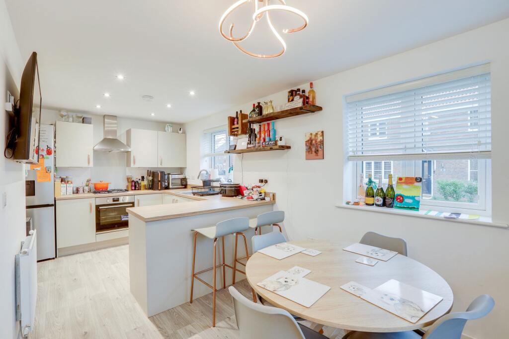 Magee Close, Hucknall, NG15 - View 5