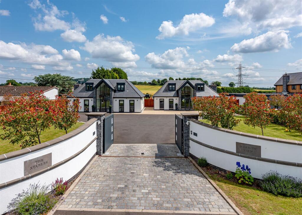 Main image of property: The Stables, Mile Flat, Greensforge, Kingswinford