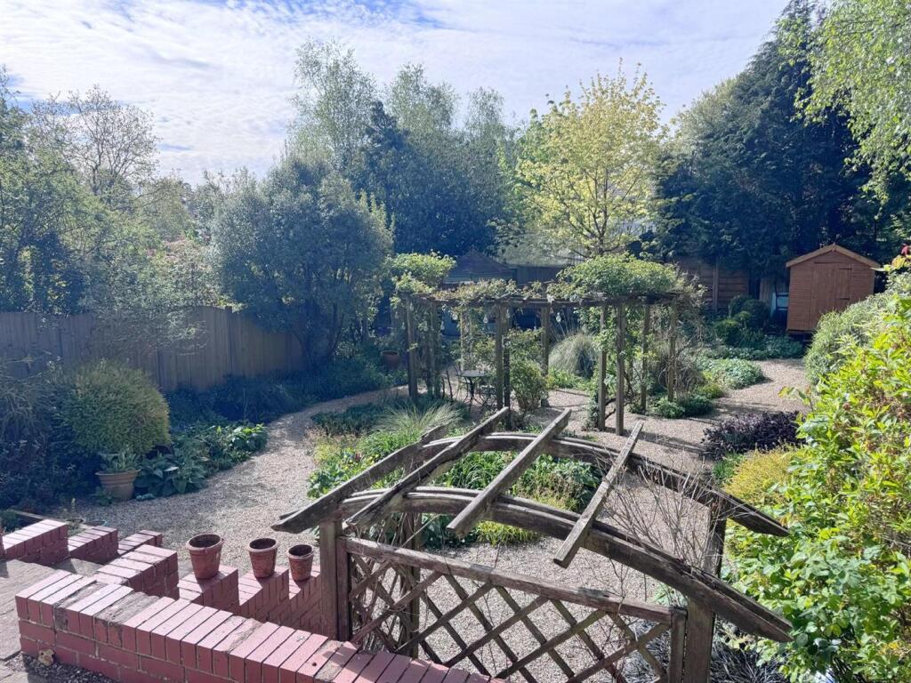 House in Newbury, West Berkshire - View 2