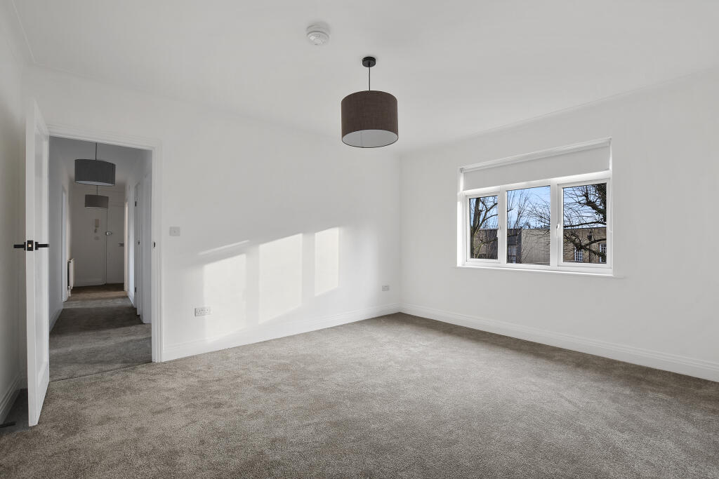 Apartment in London - View 3