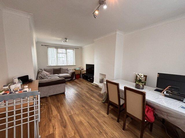 House in London - View 2