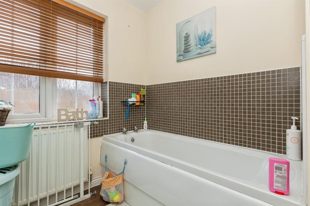 House in Luton, Leighton-Linslade - View 4
