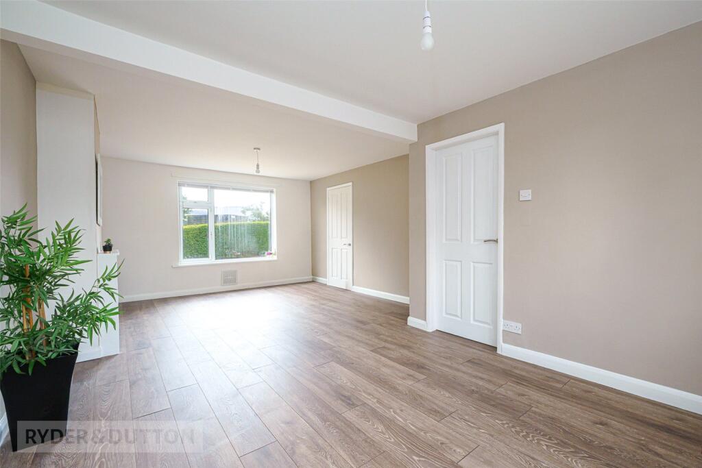 House in Huddersfield, Leymoor - View 4