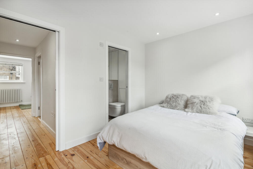 3 bedroom end of terrace house for rent