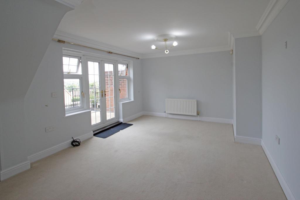 Apartment in Tunbridge Wells, Kent - View 2