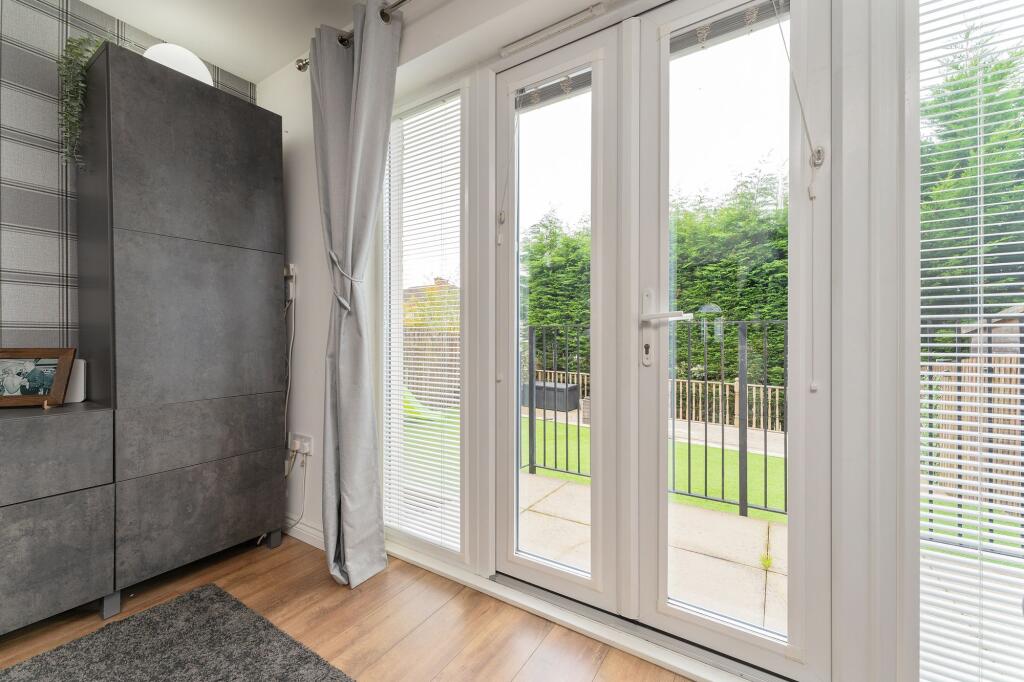 House in Airdrie, Clarkston - More