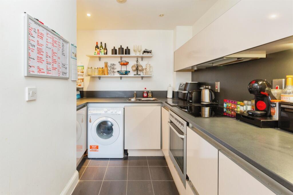 Kerr Place, Aylesbury photo 3