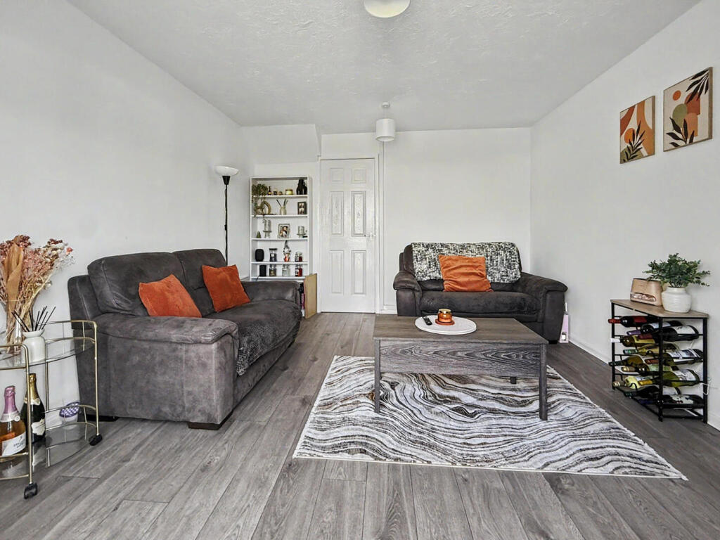 Knottgrass Road, Locks Heath, Southampton photo 4