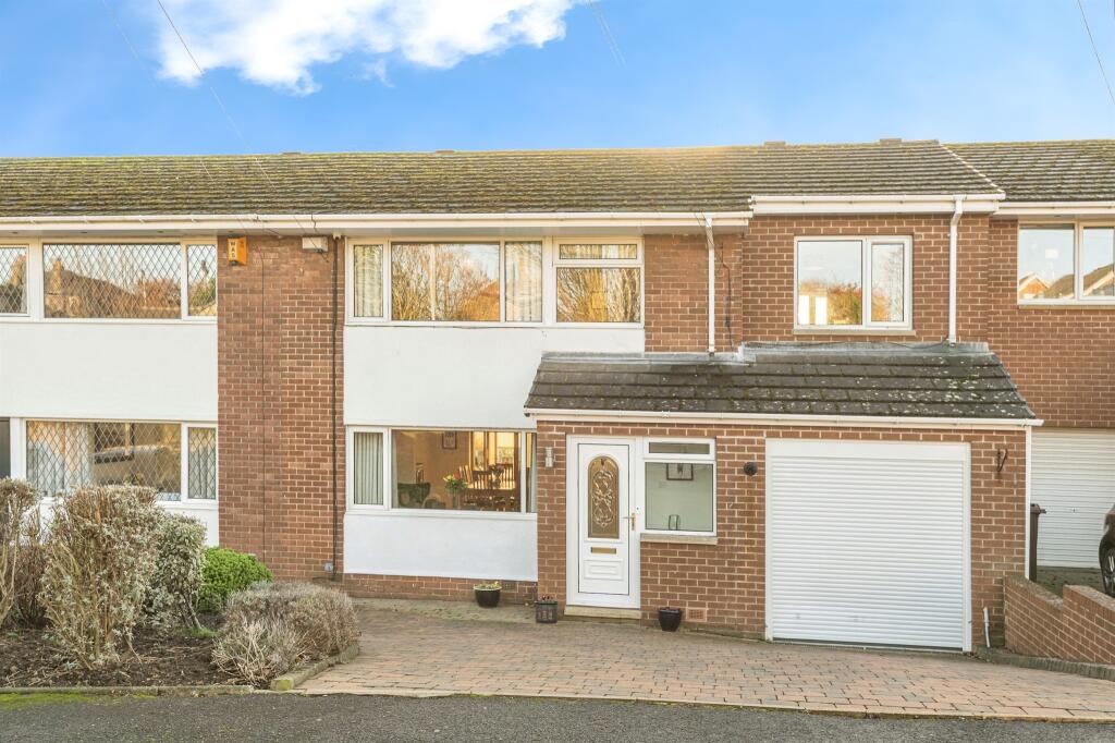 4-bed semi-detached on Meadow View, Skelmanthorpe, Huddersfield, £350,000