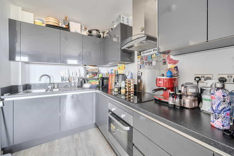 Apartment in St Albans - View 4