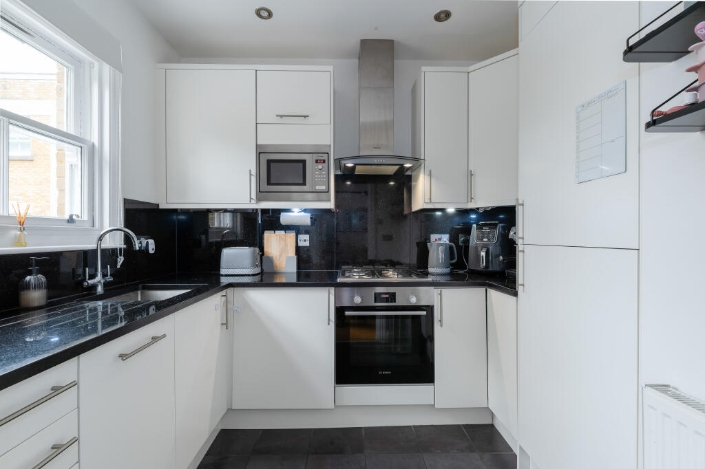 Apartment in London - View 5
