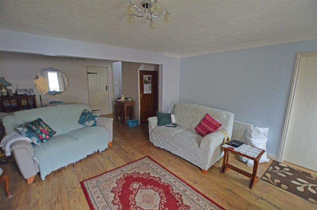 Broadway, Crowland photo 3