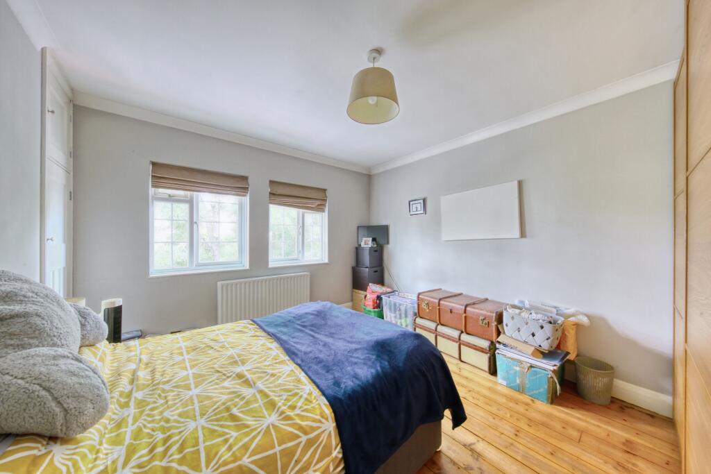 Apartment in Twickenham - View 3