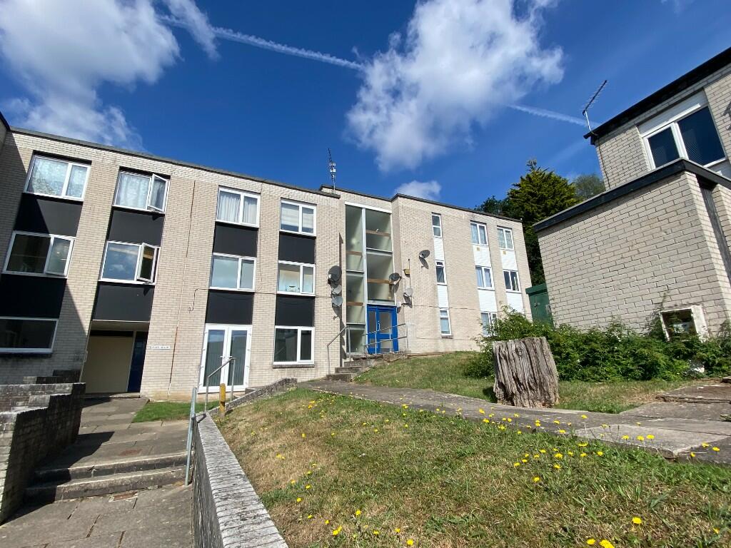 1-bed flat on Awel Mor, Llanedeyrn, Cardiff, £75,000