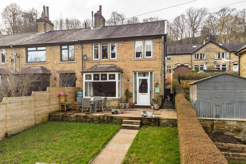 Main image of property: 140 Halifax Road, Ripponden HX6 4AG