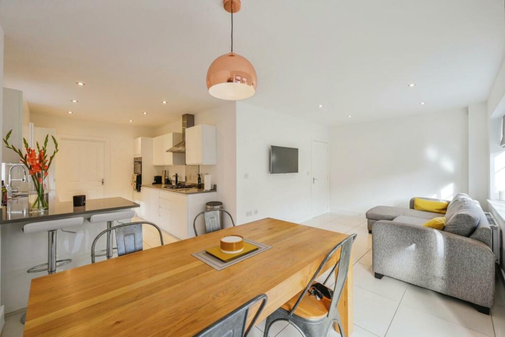 House in Tamworth, Leyfields - More