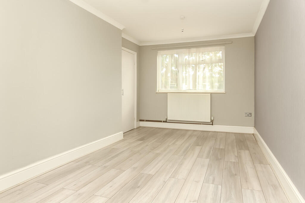 House in Northampton, Wellingborough - More