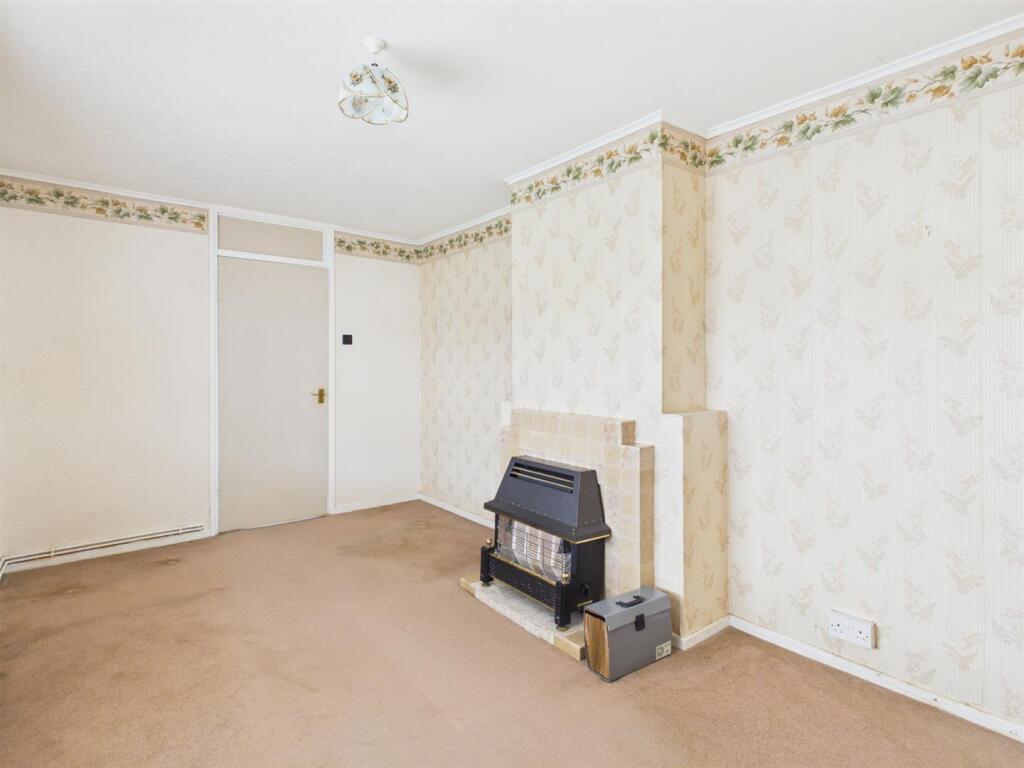 House in Cardiff, Pyle - View 4