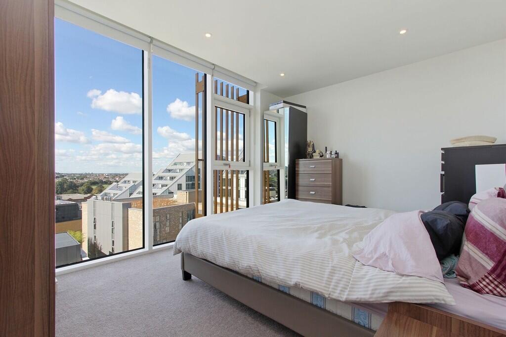 Apartment in London - More
