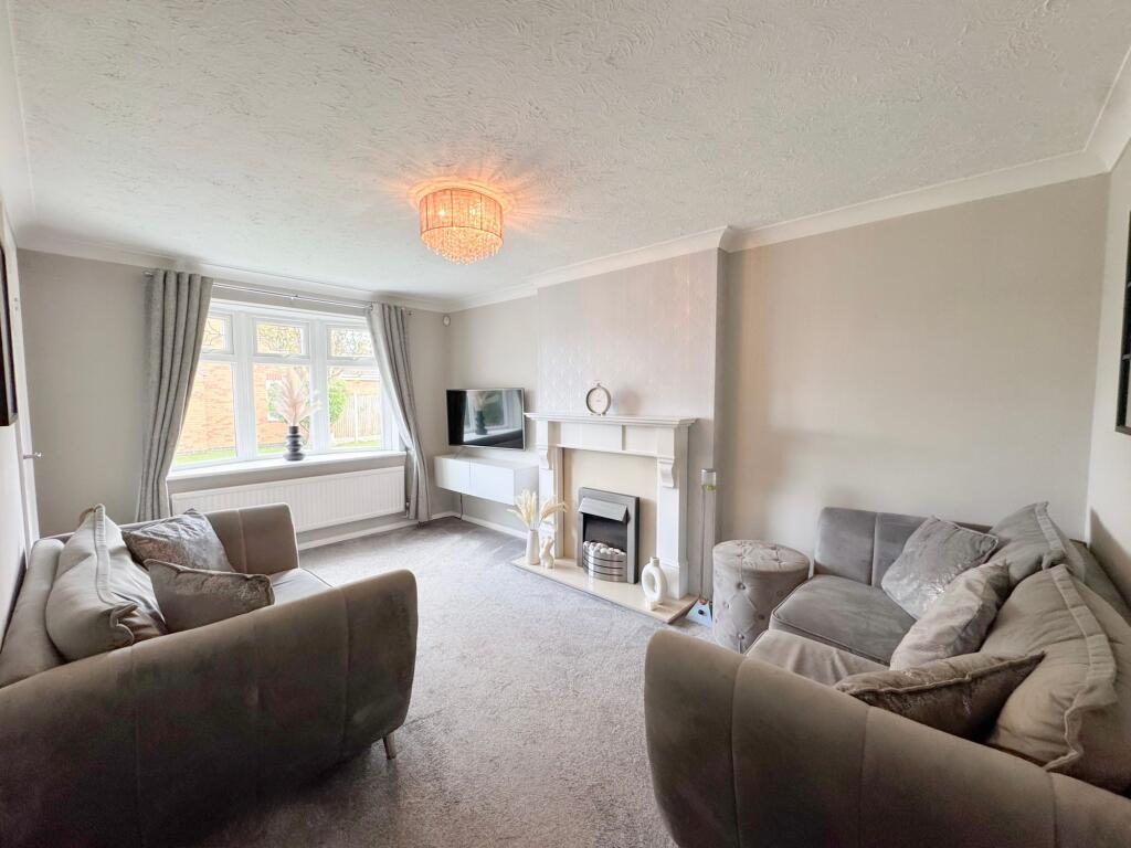 Manor Close, Worksop, S80 photo 4