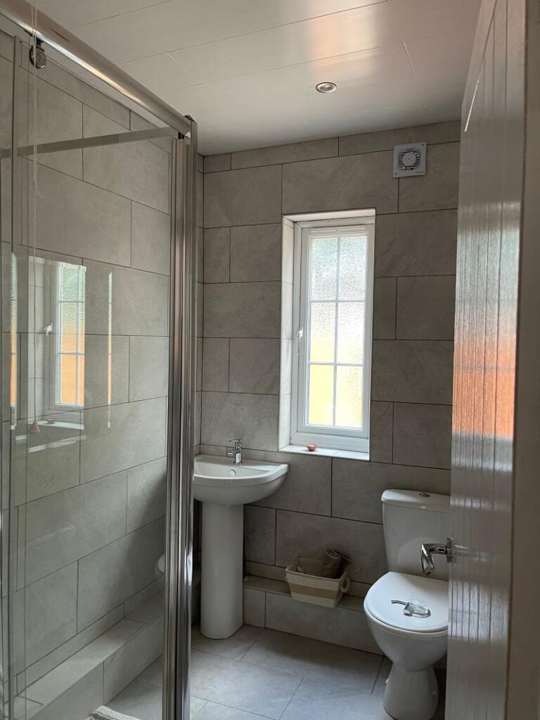 Apartment in Southall - View 4