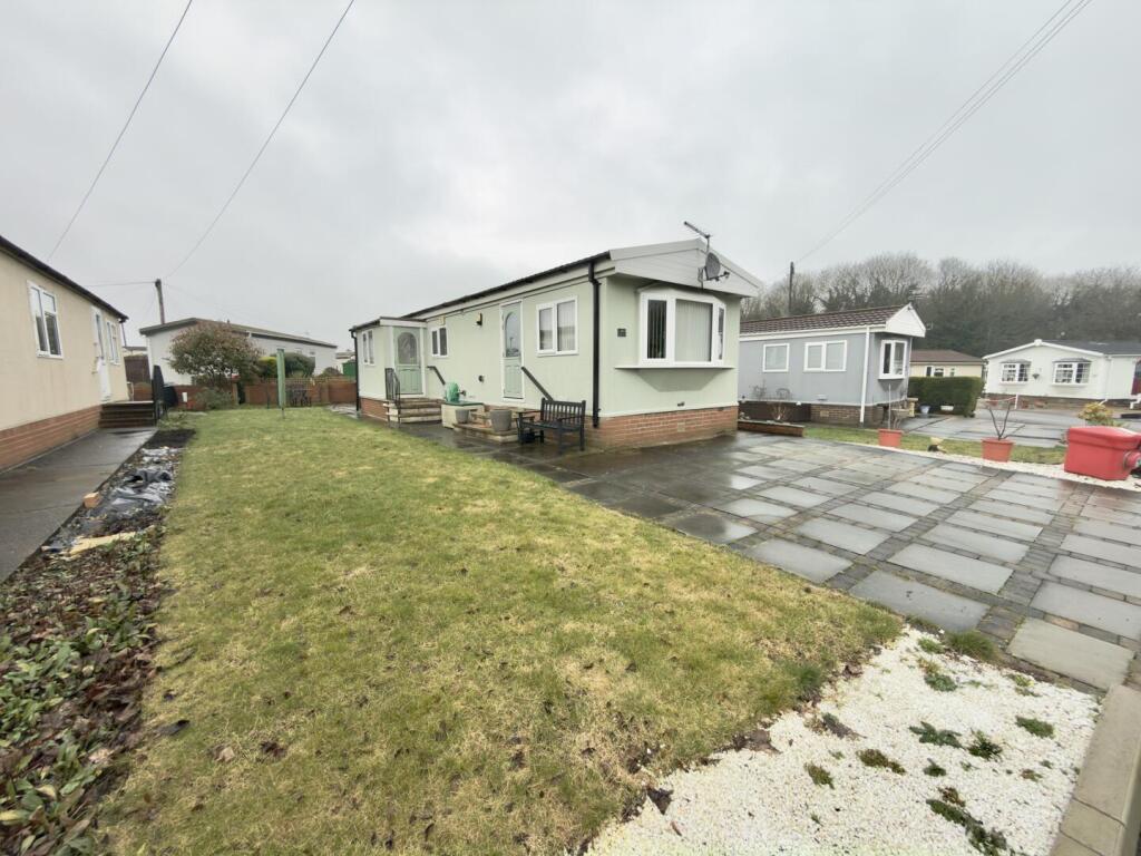 Newfield Drive, Garforth, Leeds photo 2
