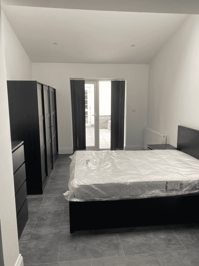 Apartment in Ilford - View 2