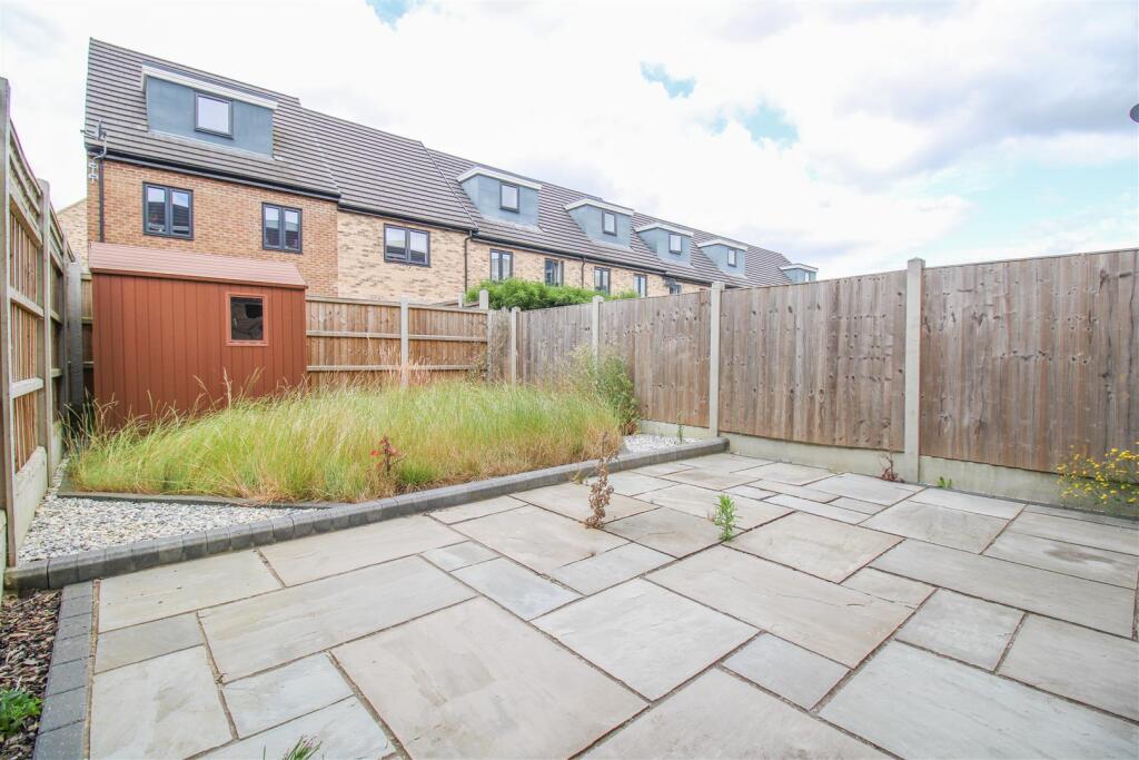 Rodin Drive, Harlow photo 3