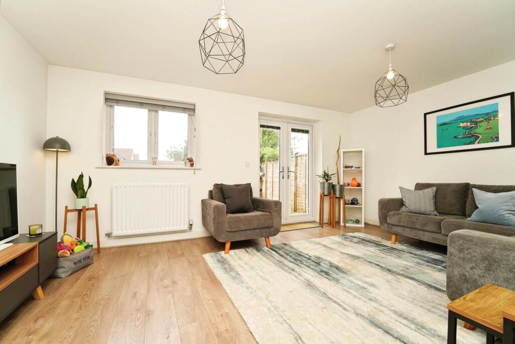 House in Gloucester - View 4