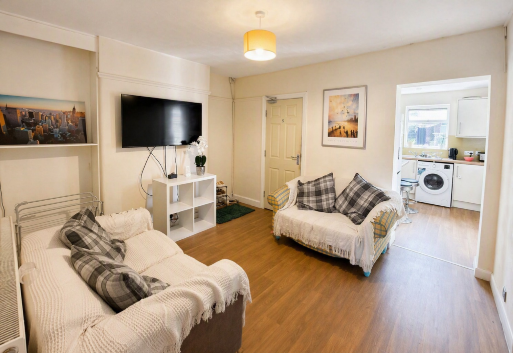 Henwick Avenue, Worcester, Worcestershire, WR2 5JB photo 2